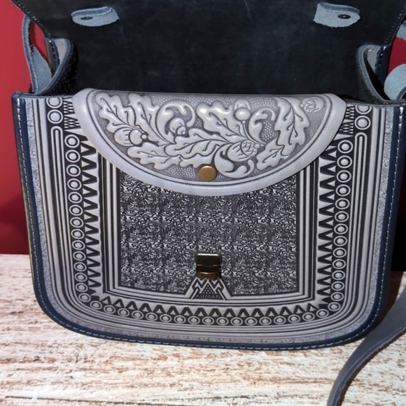 Genuine Leather Beautiful Hand Tooled Gray Black Crossbody Western Boho Bag - Picture 12 of 16
